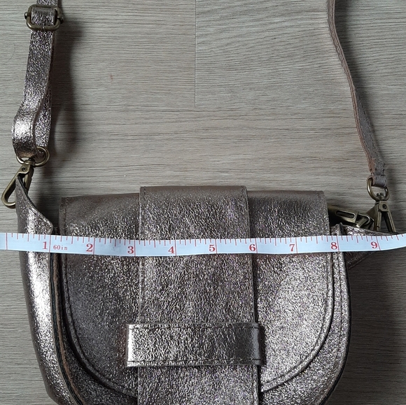 Metallic Bronze Saddle Bag - Picture 5 of 7